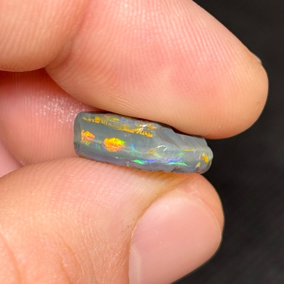 Gem Grade Black Mintabie Opal Cutter With Big Splashes Of Color Ready To Be Cut - Picture 3 of 8
